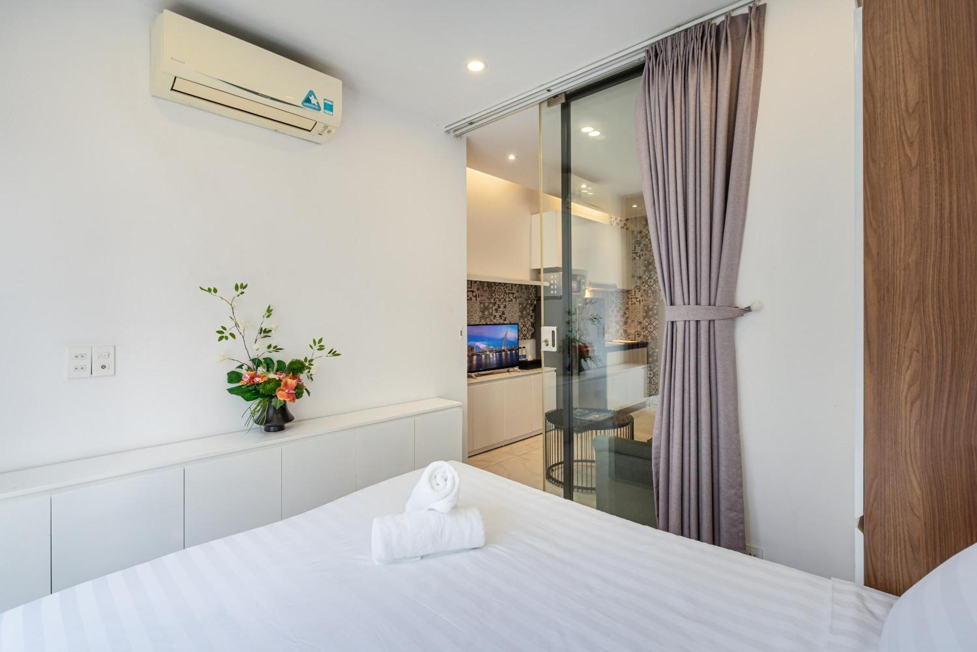 Khách sạn hẻo lánh Otis Phu Nhuan Rooftop View *